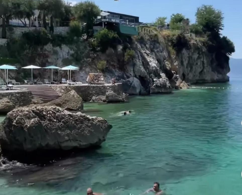 Artemis Beach House Vlorë Esterno foto