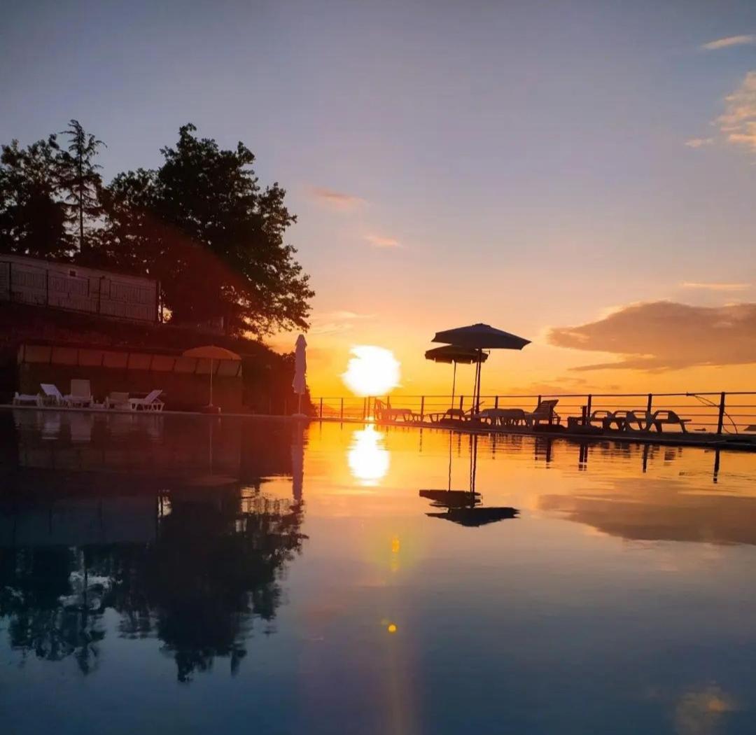 Artemis Beach House Vlorë Esterno foto