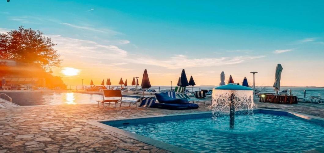 Artemis Beach House Vlorë Esterno foto