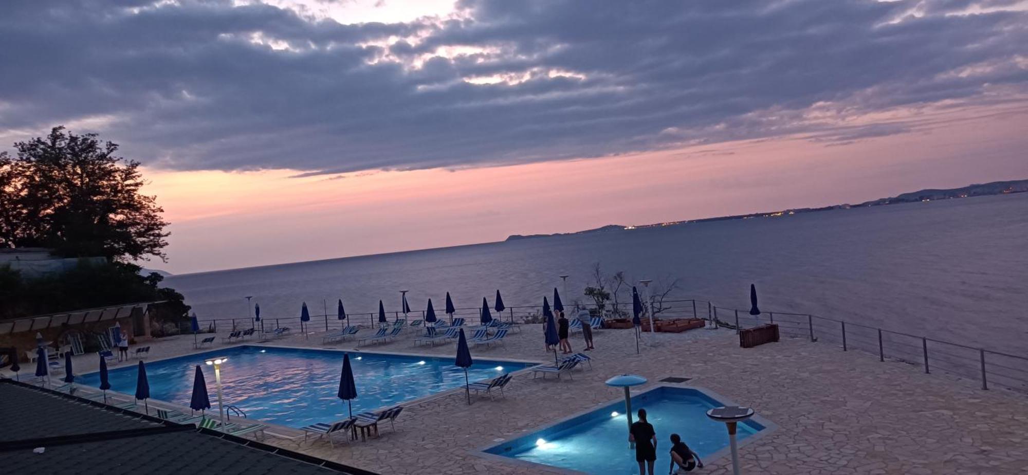 Artemis Beach House Vlorë Esterno foto