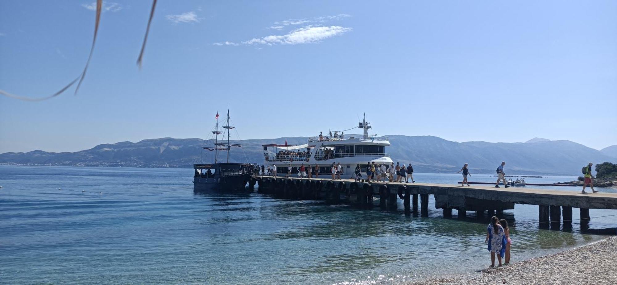 Artemis Beach House Vlorë Esterno foto