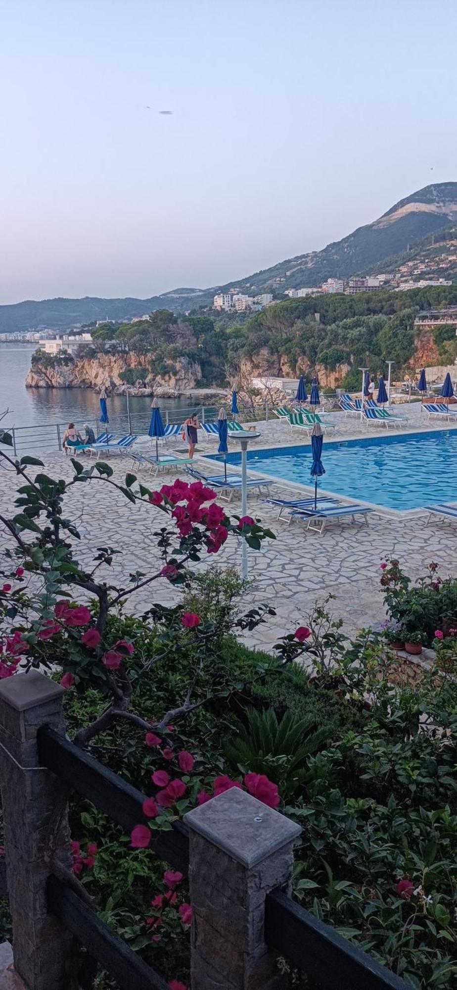 Artemis Beach House Vlorë Esterno foto