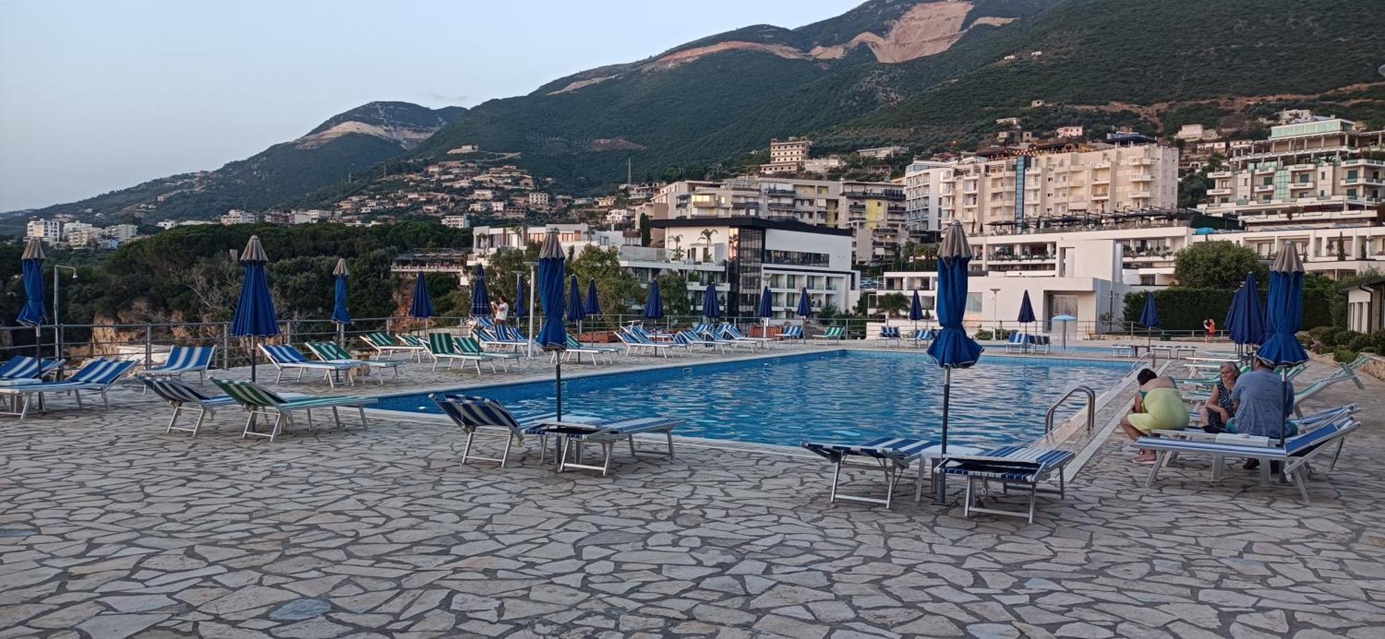 Artemis Beach House Vlorë Esterno foto
