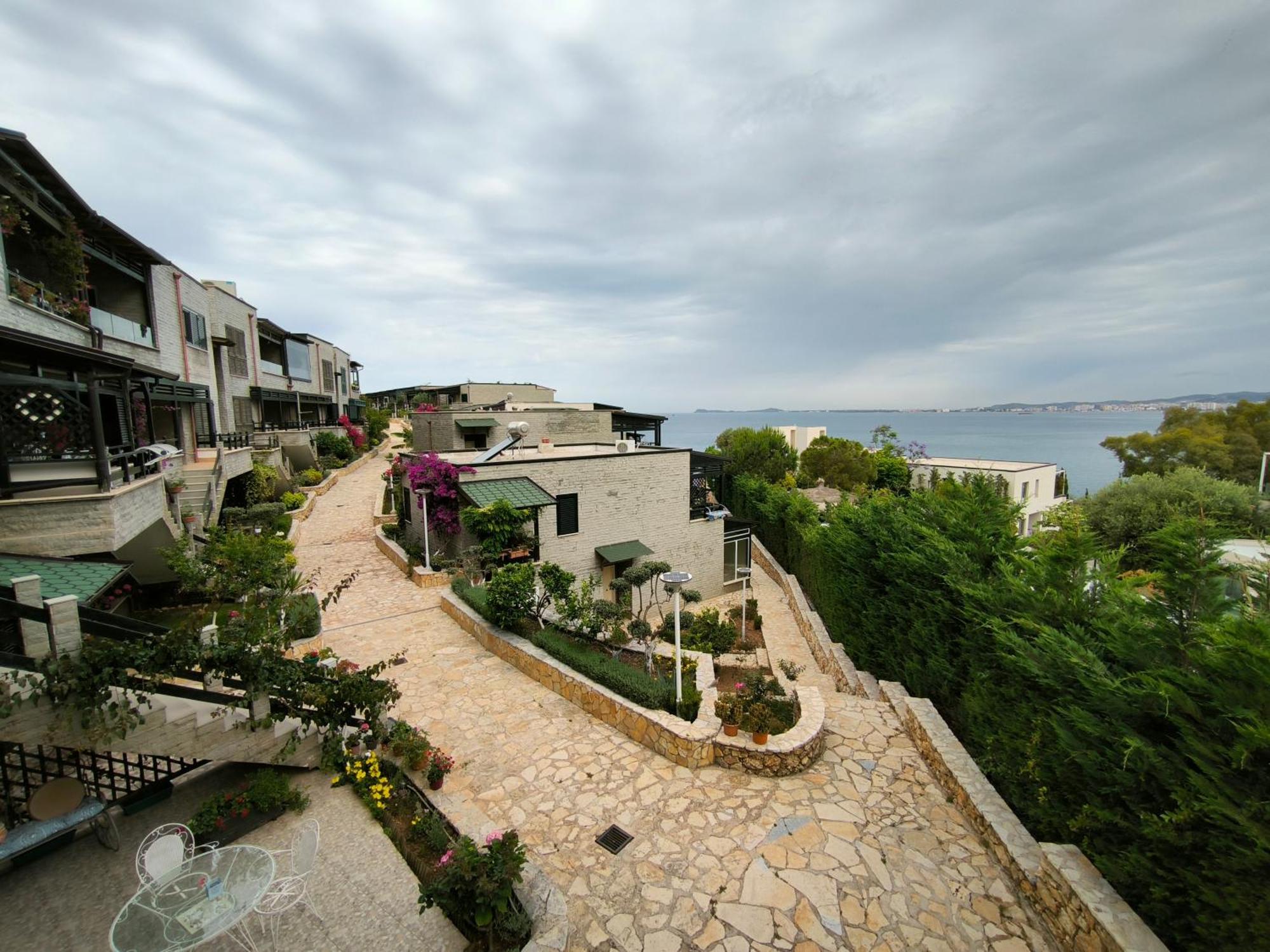 Artemis Beach House Vlorë Esterno foto