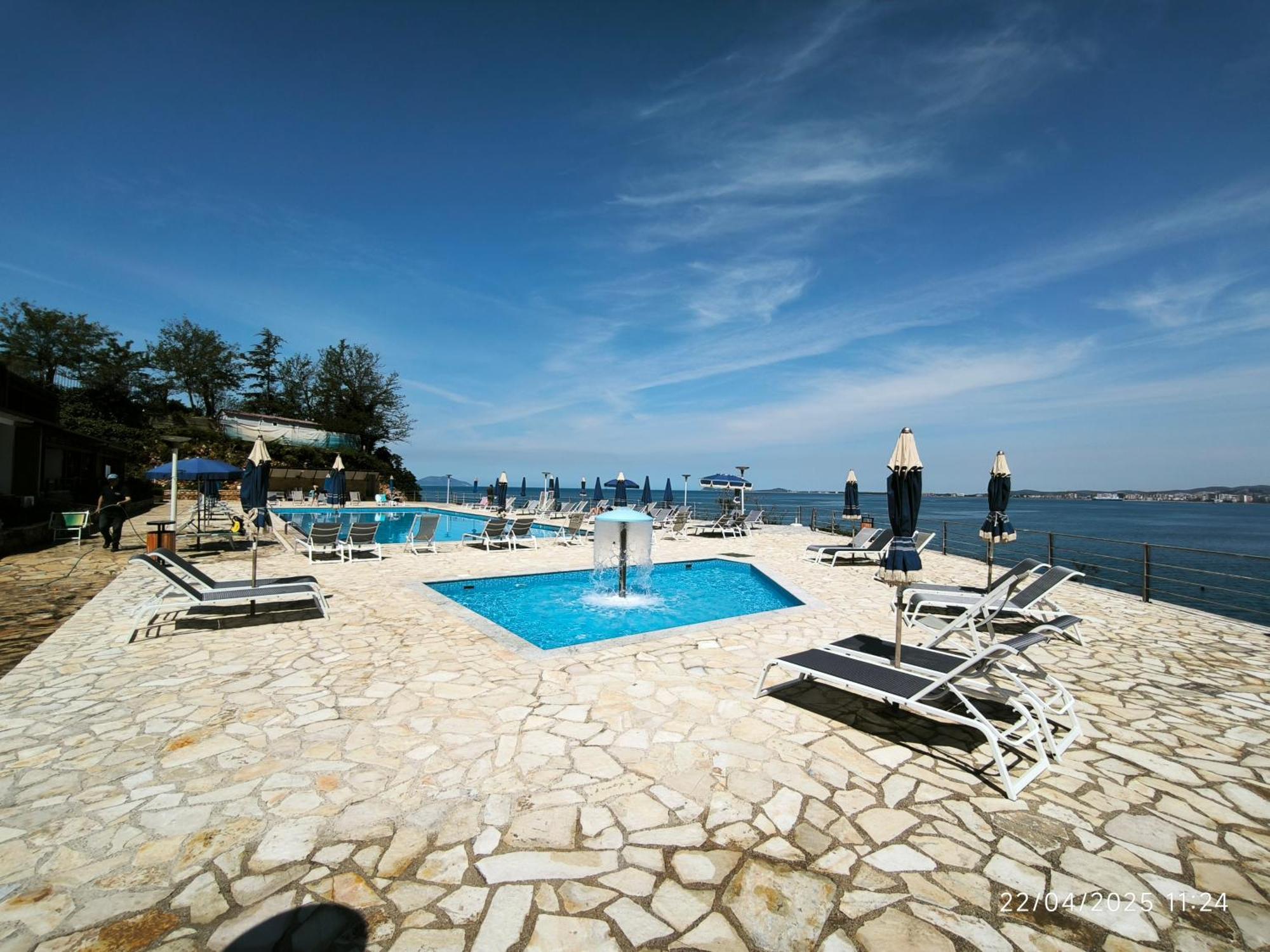 Artemis Beach House Vlorë Esterno foto