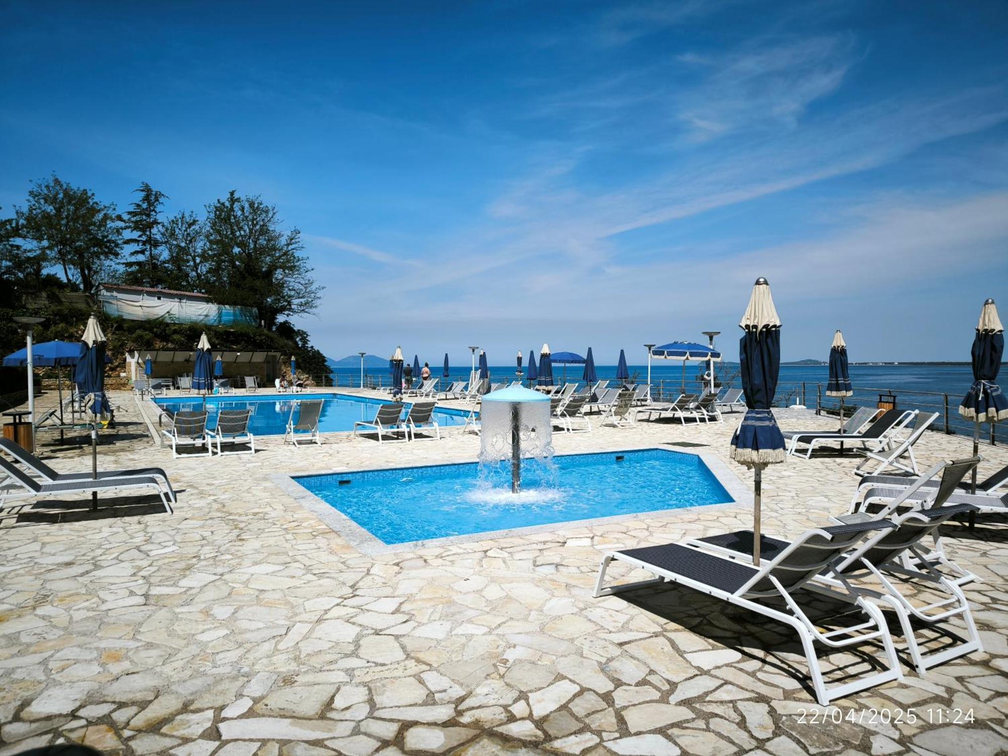 Artemis Beach House Vlorë Esterno foto